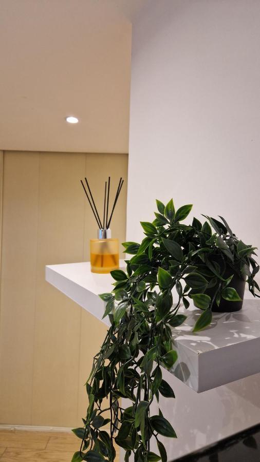 5mn Perfumeries & Old Town, Free Small Parking Apartment Grasse