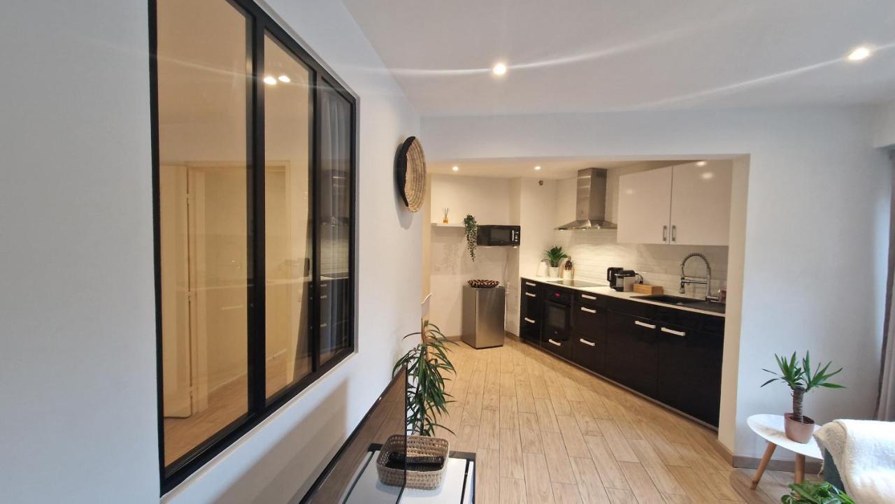 5mn Perfumeries & Old Town, Free Small Parking Apartment