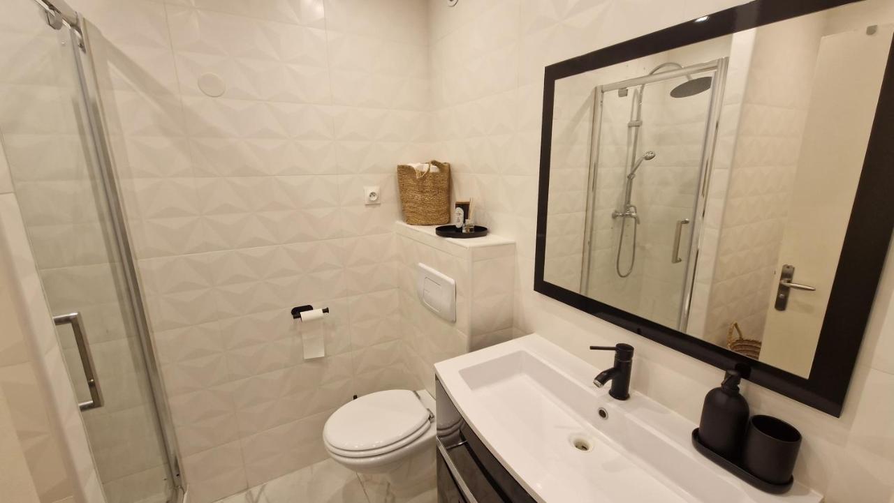 Apartment 5mn Perfumeries & Old Town, Free Small Parking